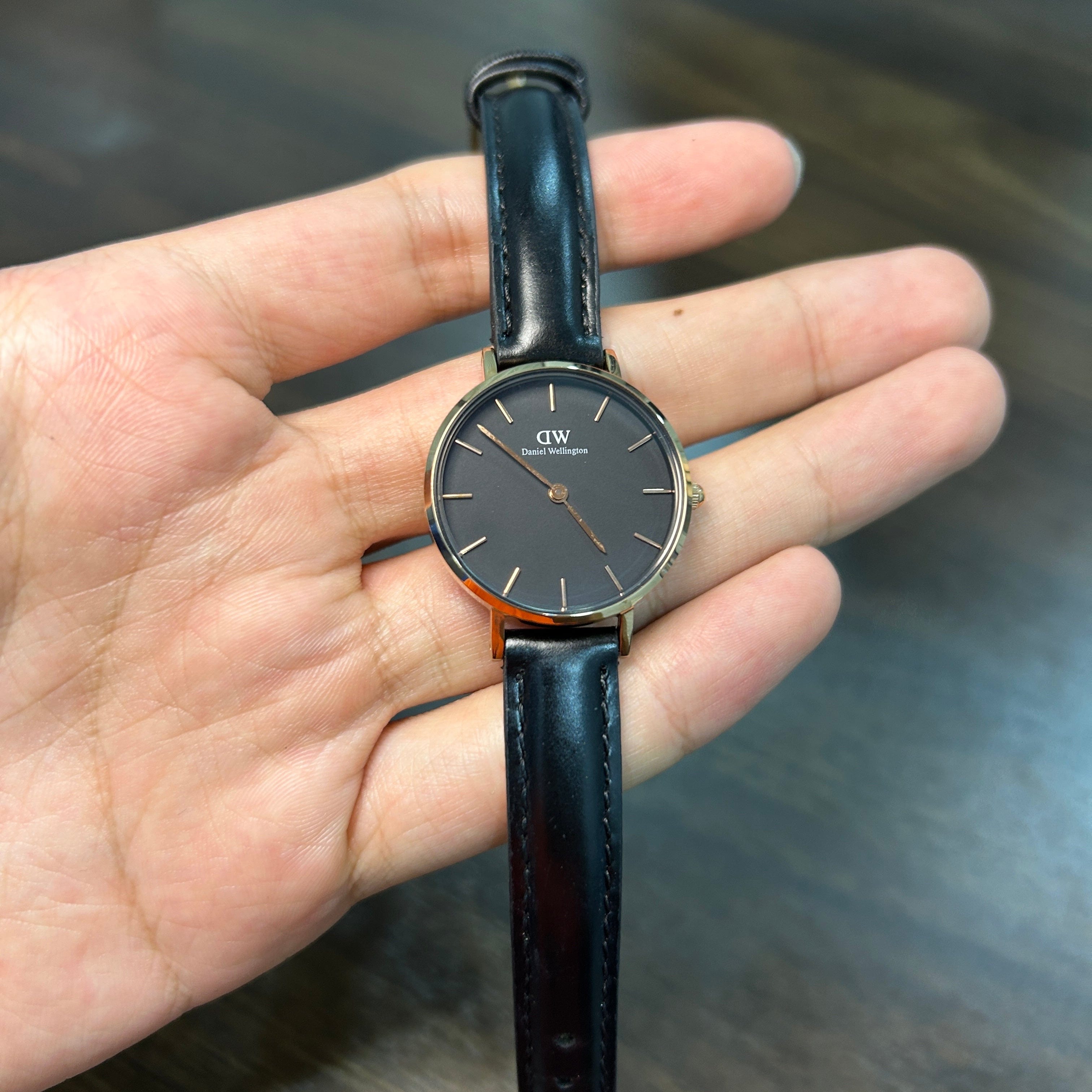 [PreOwned] Daniel Wellington Black Classic Sheffield 28mm Lady Watch