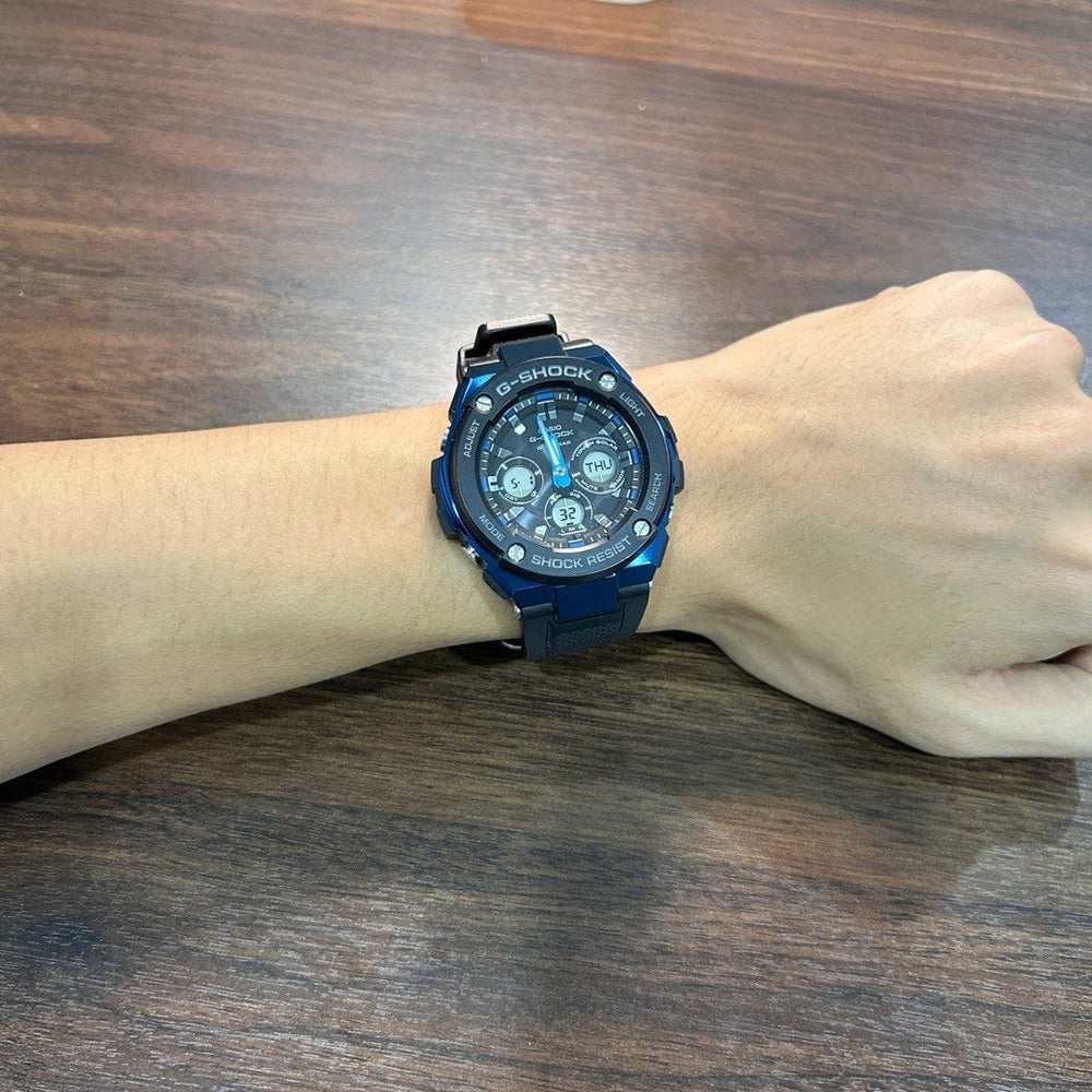 Pre-Owned] Casio G-Shock G-Steel GST-S300G-1A2 Tough Solar Men Watch