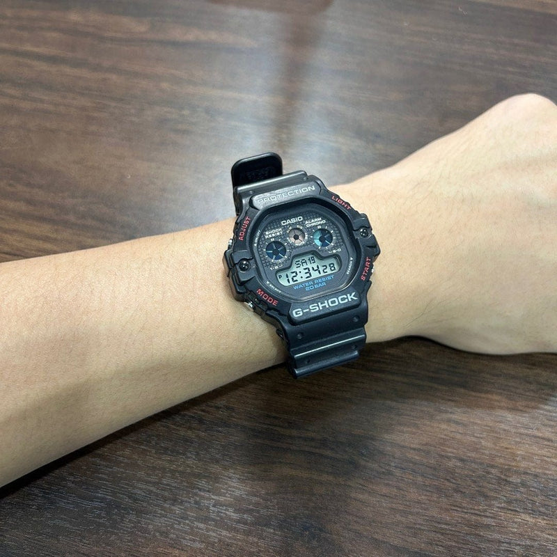 Pre-Owned] Casio G-Shock DW-5900-1 Tapak Kucing Digital Men Watch