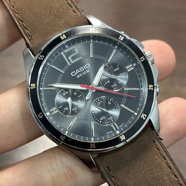 [Pre-Owned] Casio MTP-1374L-1AV Multi-hand Quartz Men Watch