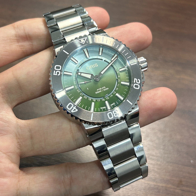 [Pre-Owned] Oris Aquis Dat Watt Limited Edition II Automatic Men Watch