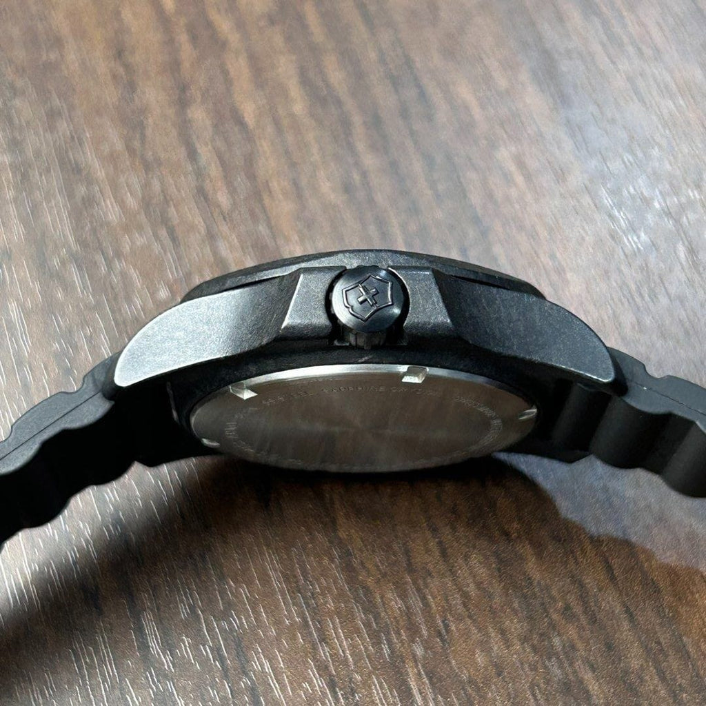 Pre-Owned] Victorinox INOX Carbon 241859 Black Quartz Men Watch
